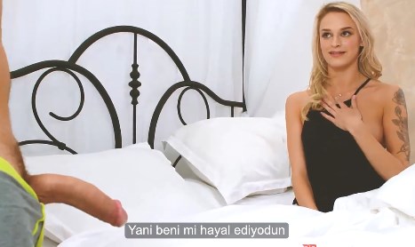 Yarı Çıplak Uyuyan Üvey Kız Kardeşine Azıp Sikiyor Türkçe Altyazılı Porno